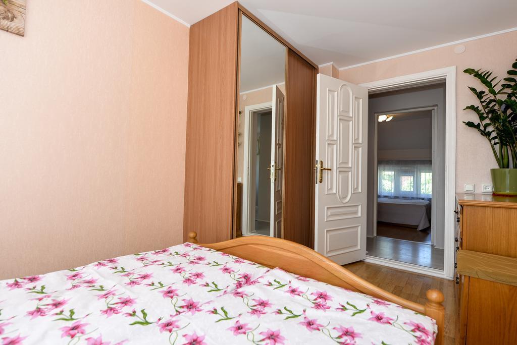 Guesthouse "Nakvyne Pas Zveja" Nagliu Street Nida Exterior foto